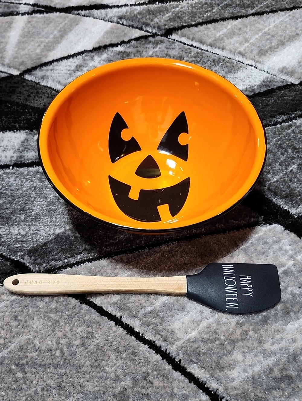 ENAMEL JACK-O-LANTERN BOWL & RAE DUNN HAPPY HALLOWEEN SPATULA BUNDLE
